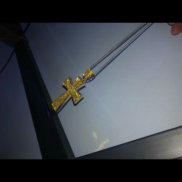 Sparkling Gold Cross pendant (Chain Not Included) - Picture 2 of 5